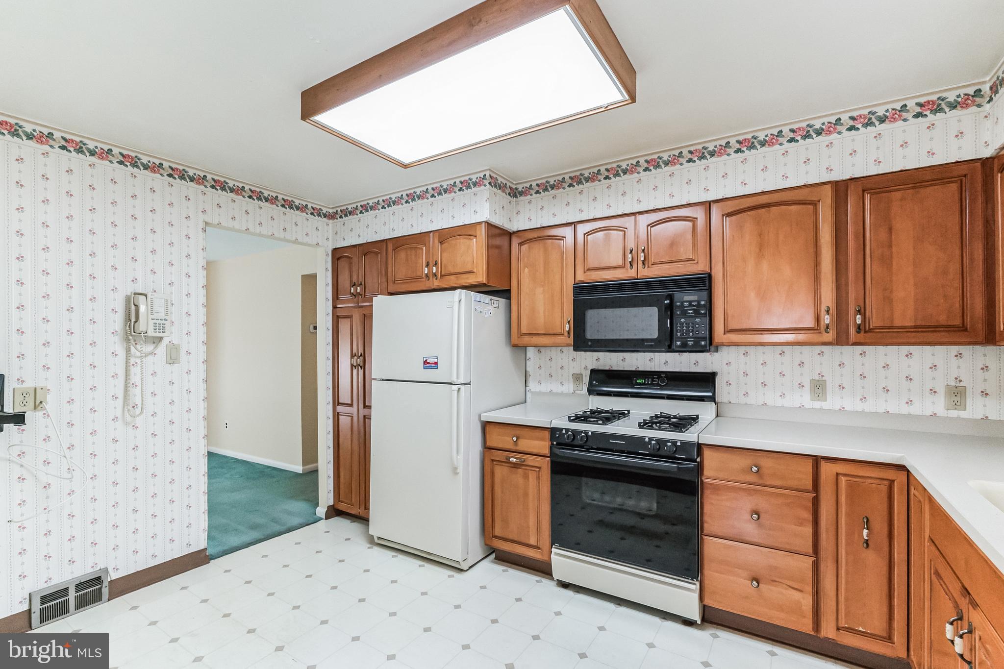 2354 PLEASANT AVENUE