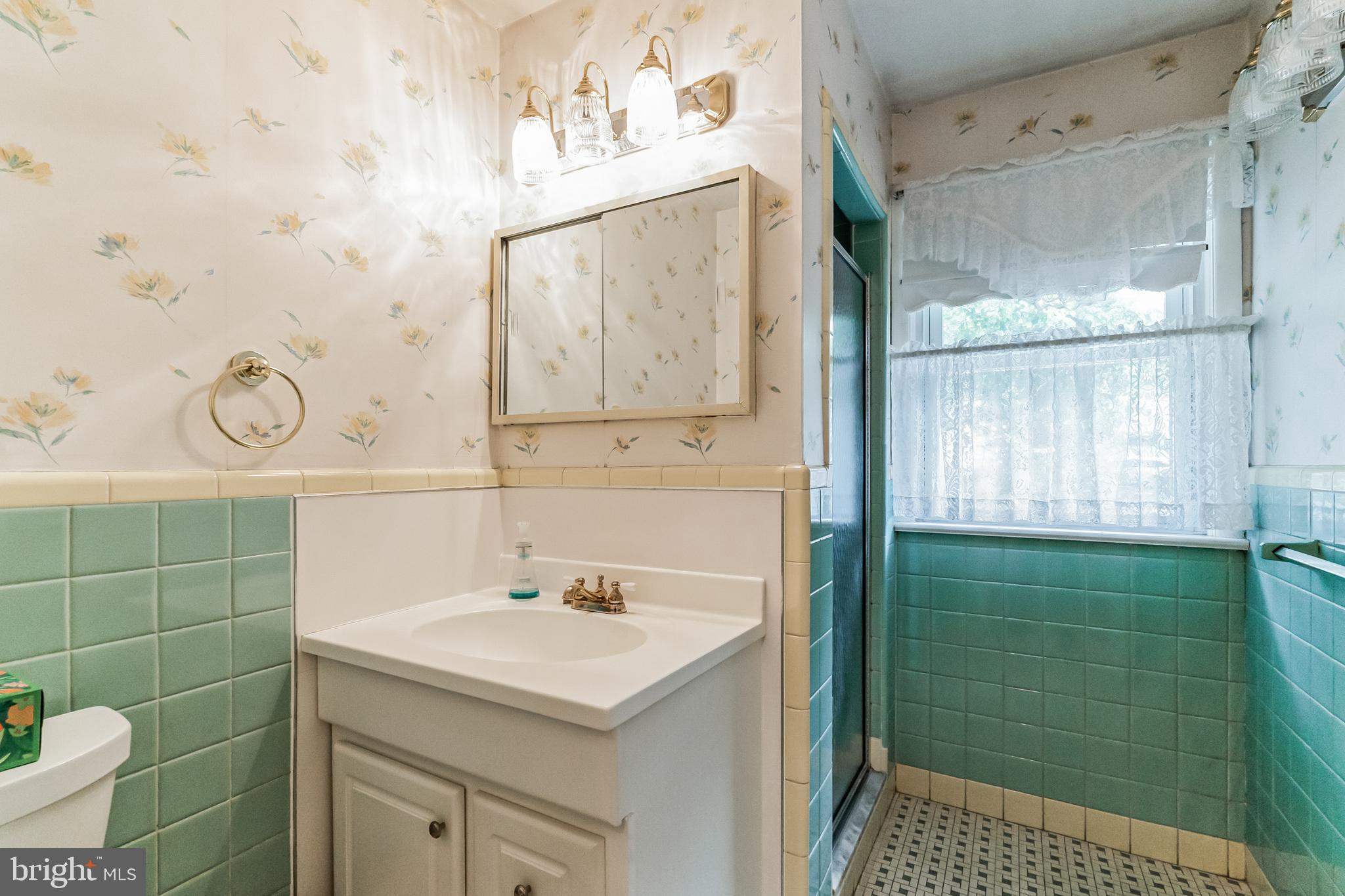 2354 PLEASANT AVENUE