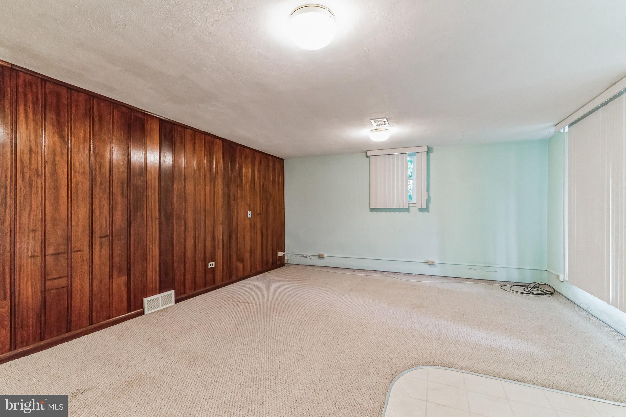 2354 PLEASANT AVENUE