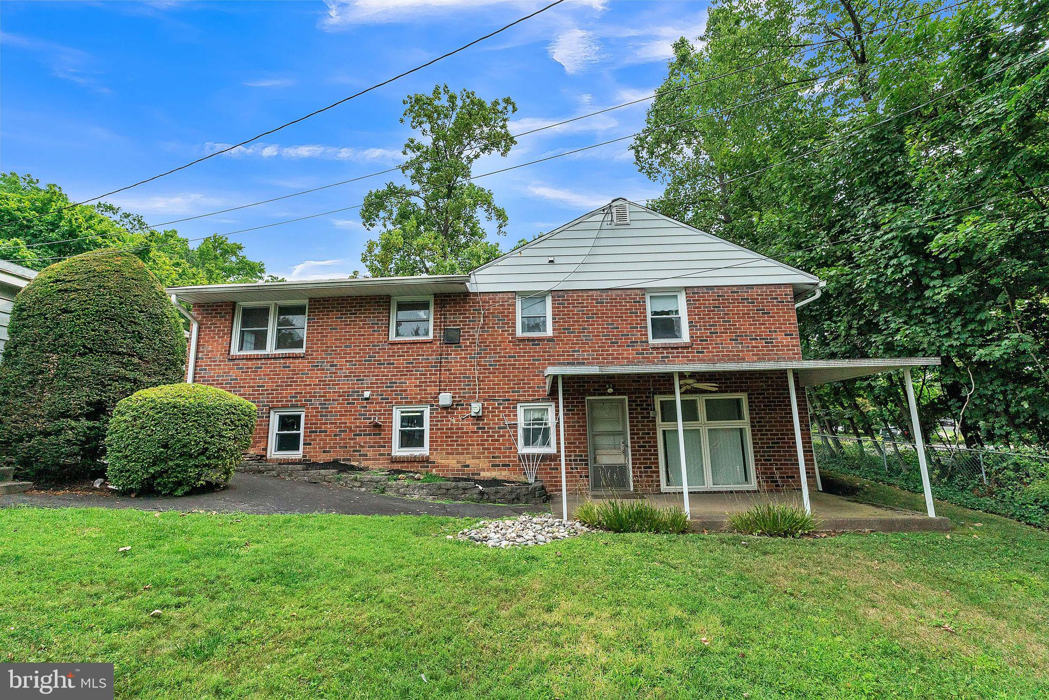 2354 PLEASANT AVENUE