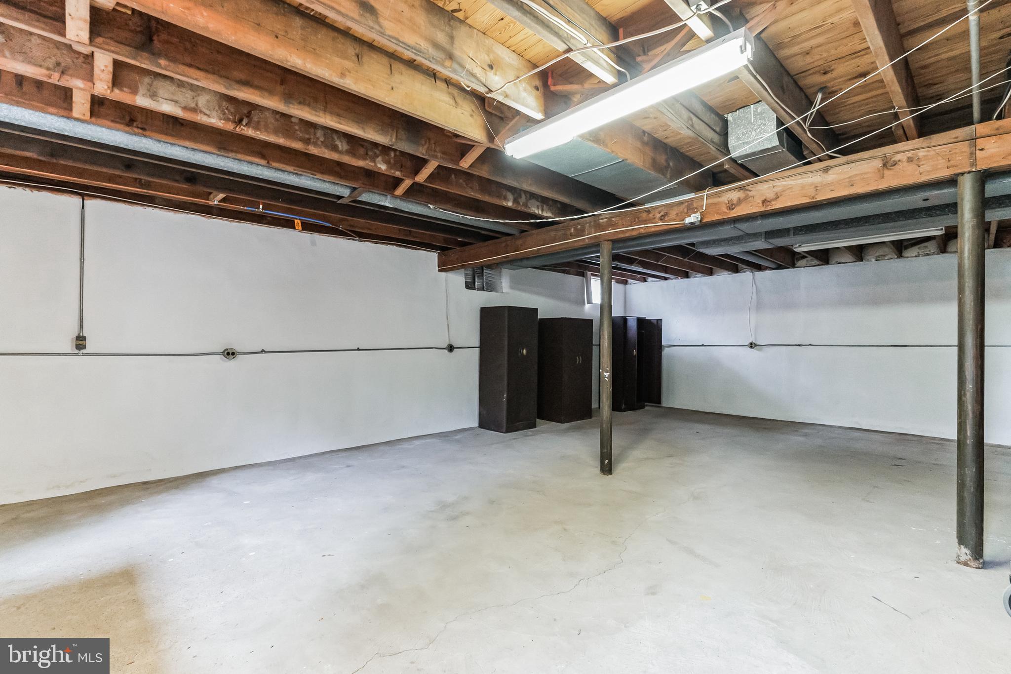 2354 PLEASANT AVENUE