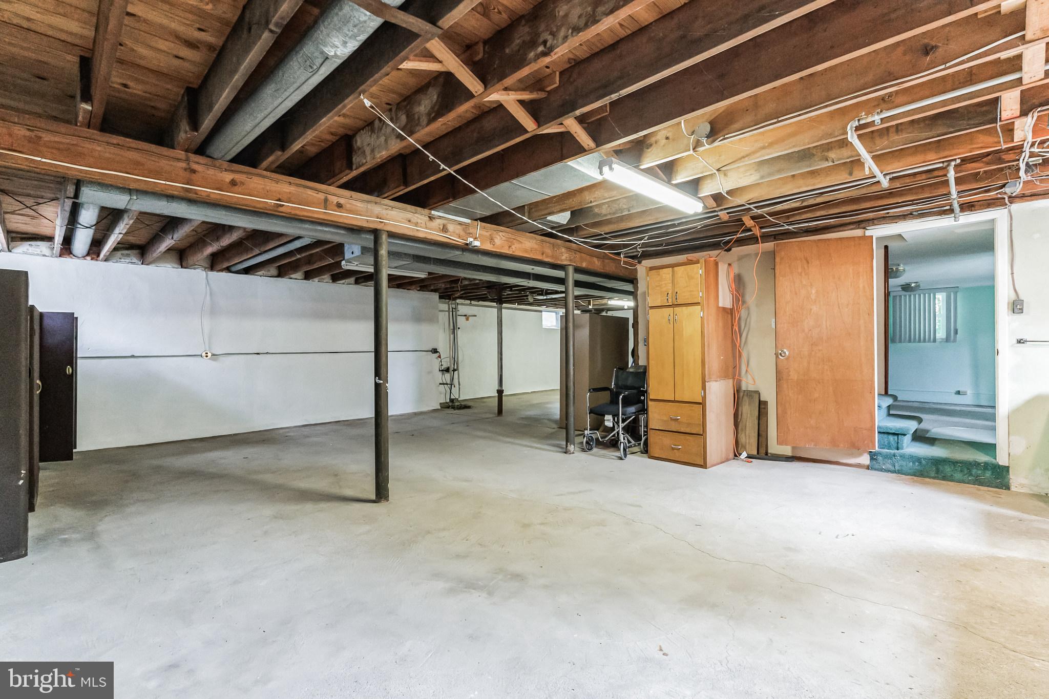 2354 PLEASANT AVENUE