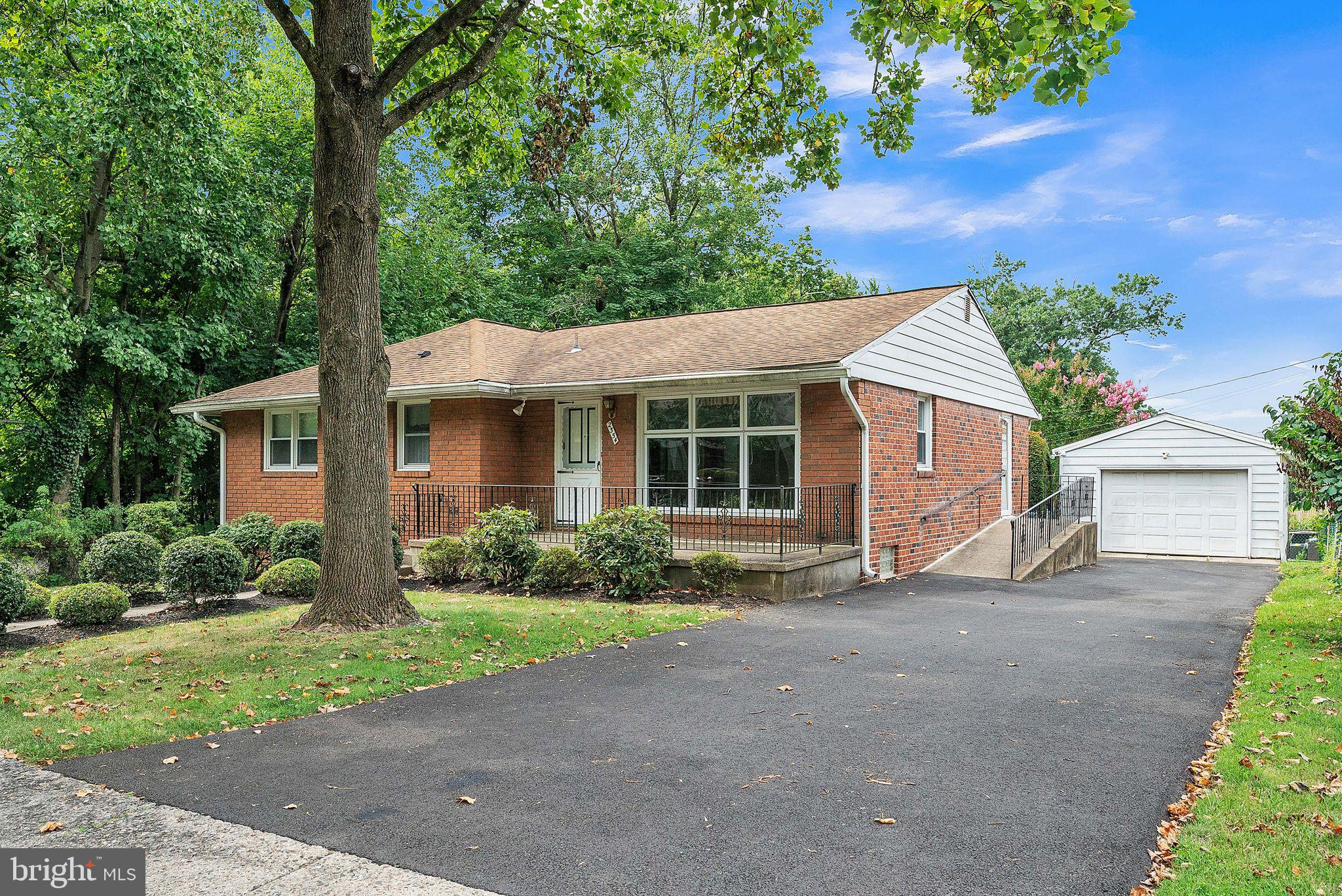 2354 PLEASANT AVENUE