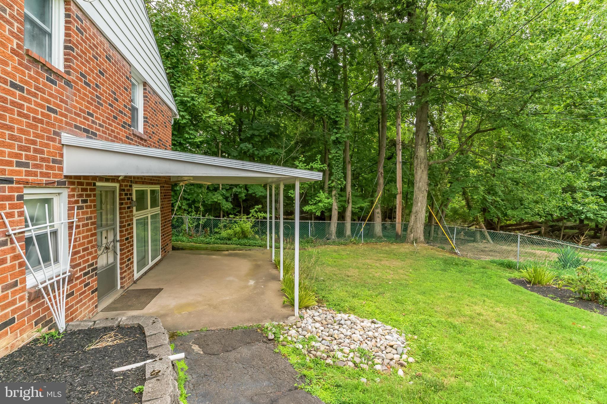 2354 PLEASANT AVENUE