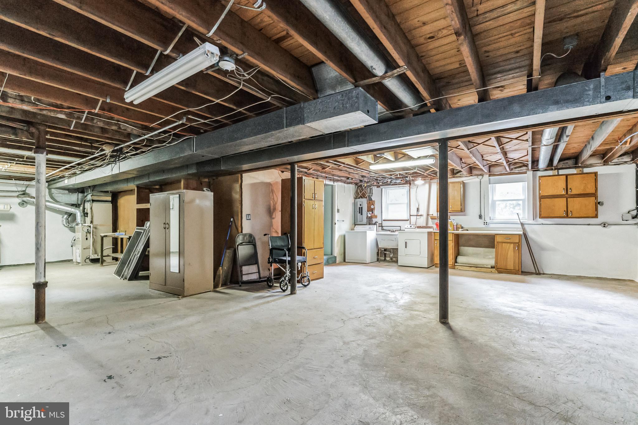 2354 PLEASANT AVENUE