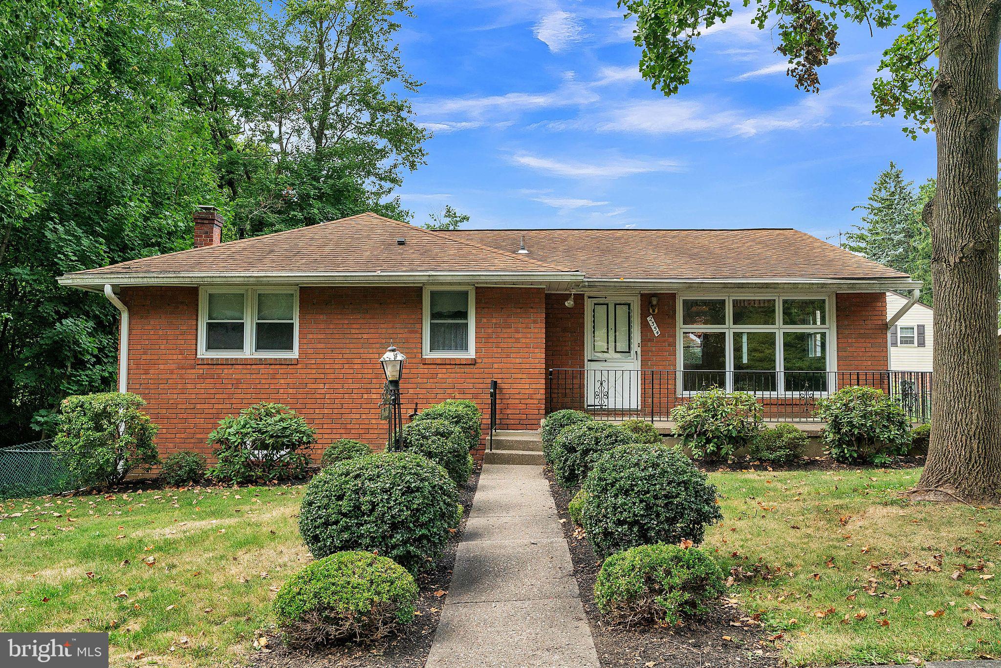 2354 PLEASANT AVENUE