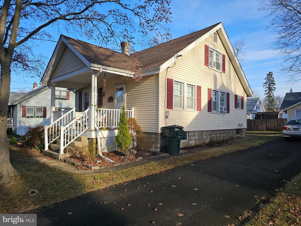 447 CRICKET AVENUE