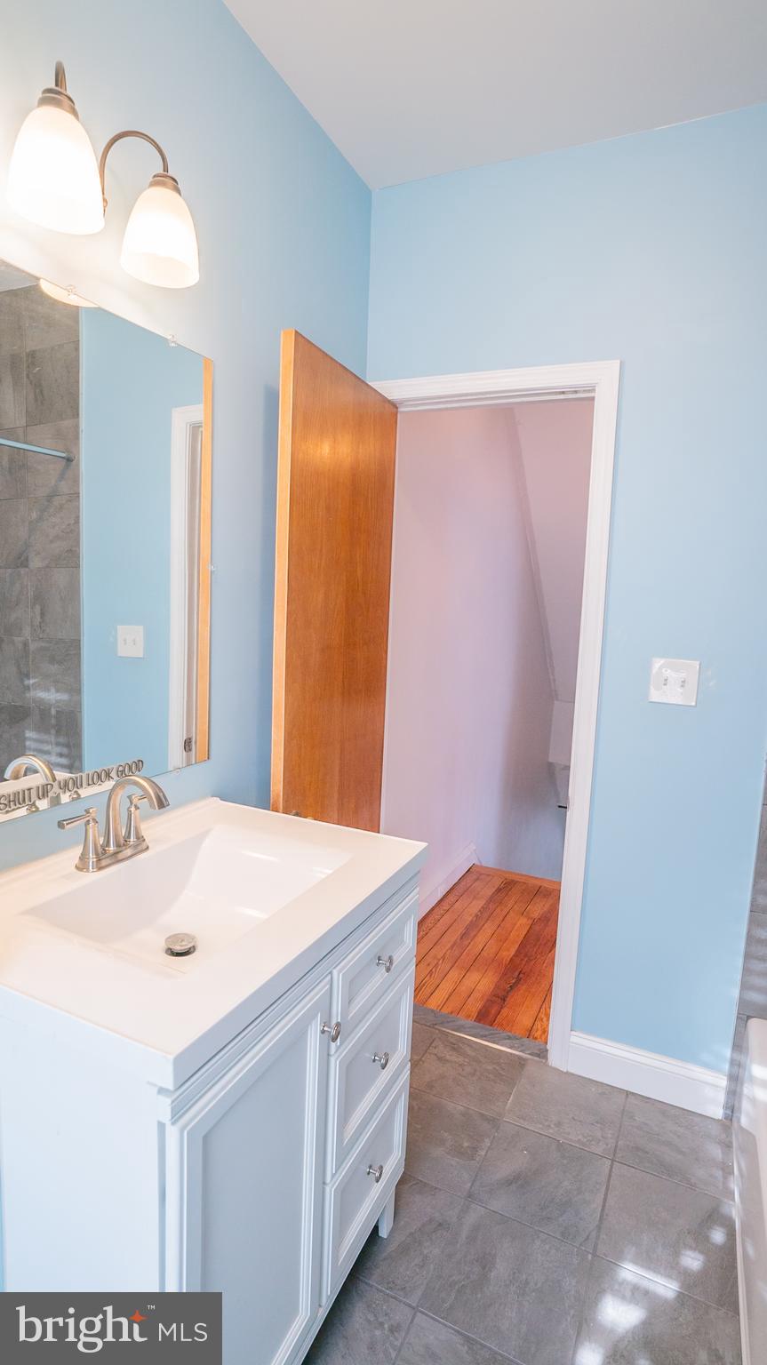 2146 MOUNT CARMEL AVENUE