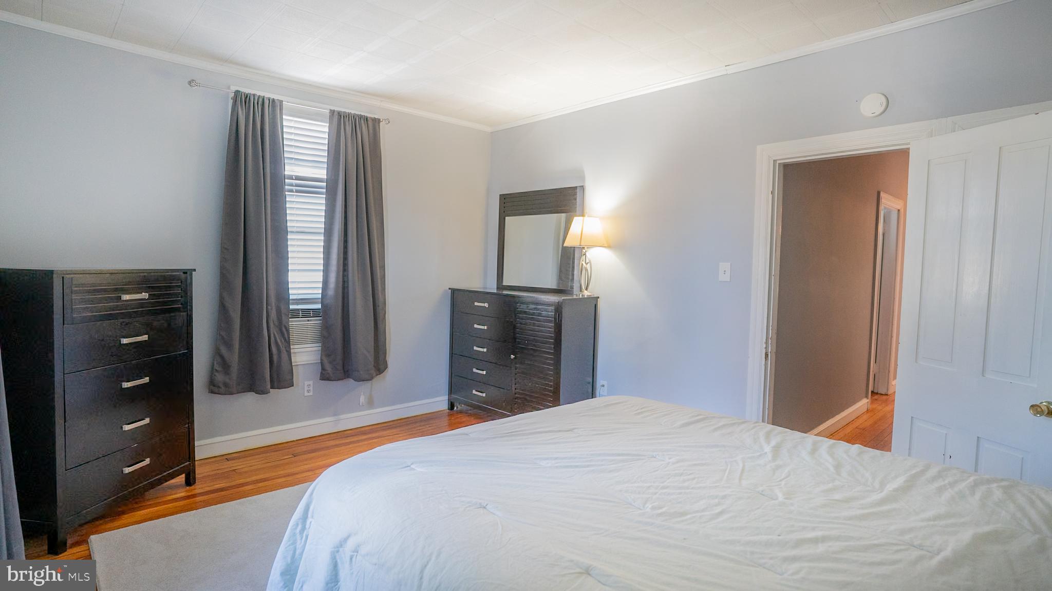 2146 MOUNT CARMEL AVENUE