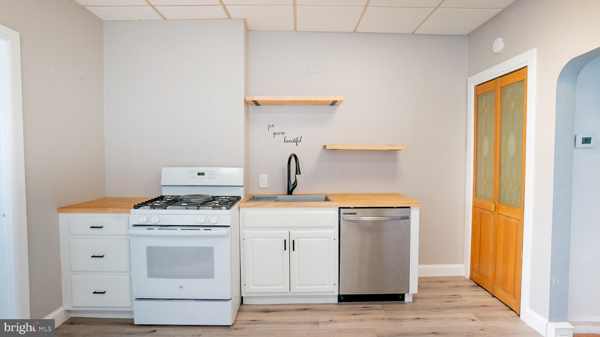 2146 MOUNT CARMEL AVENUE