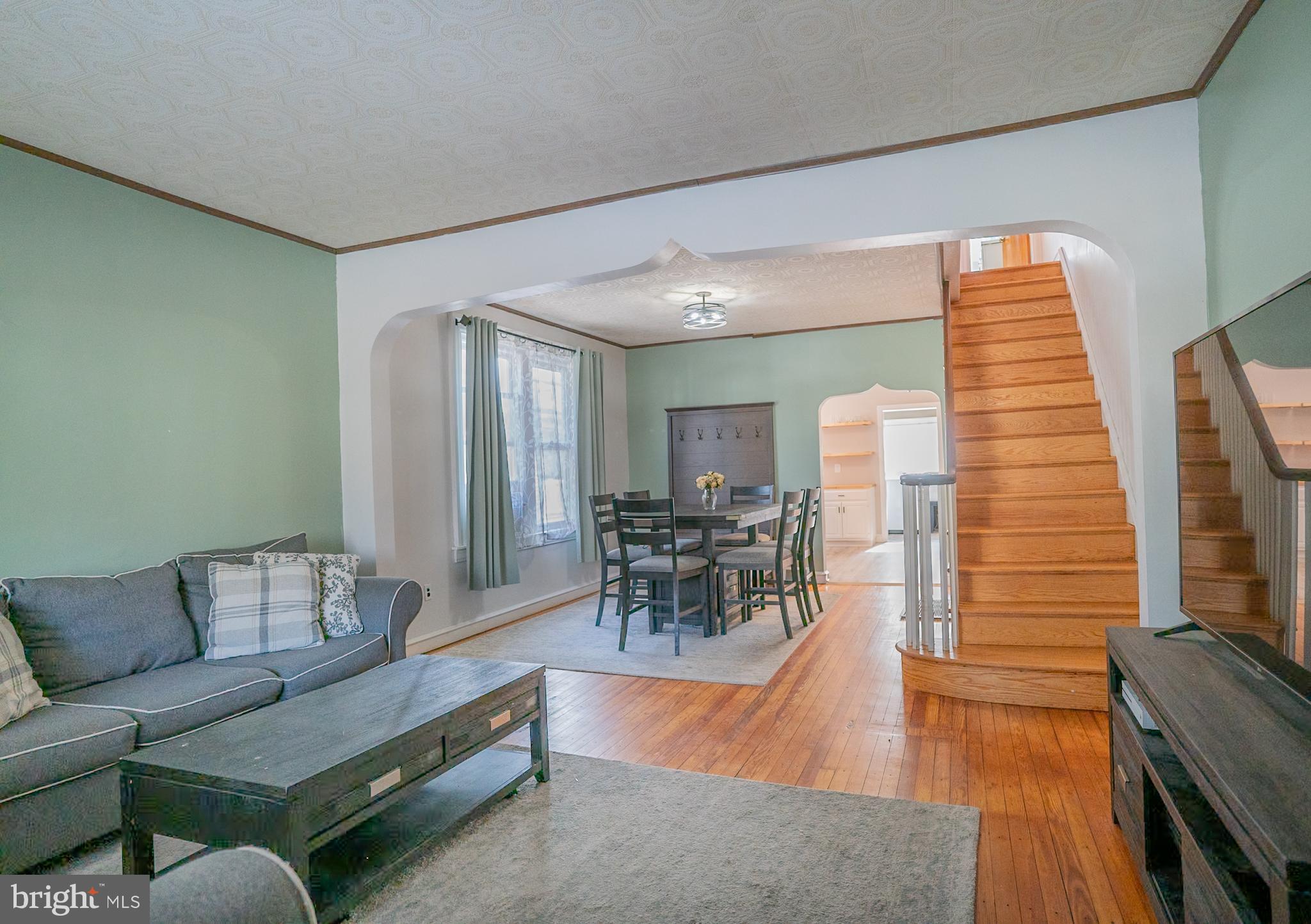 2146 MOUNT CARMEL AVENUE