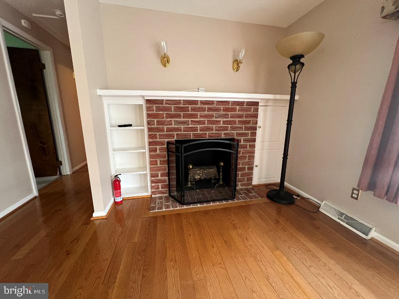 2205 CROSS ROAD