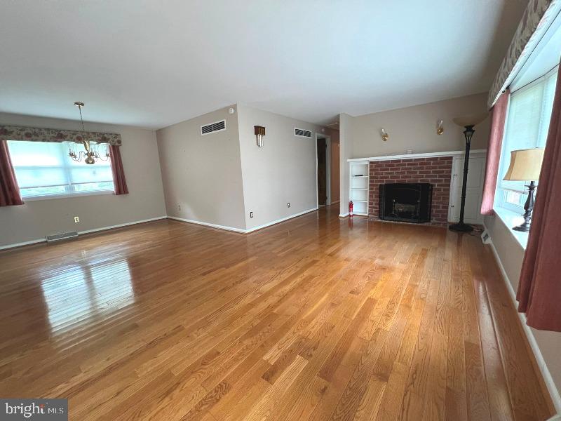 2205 CROSS ROAD