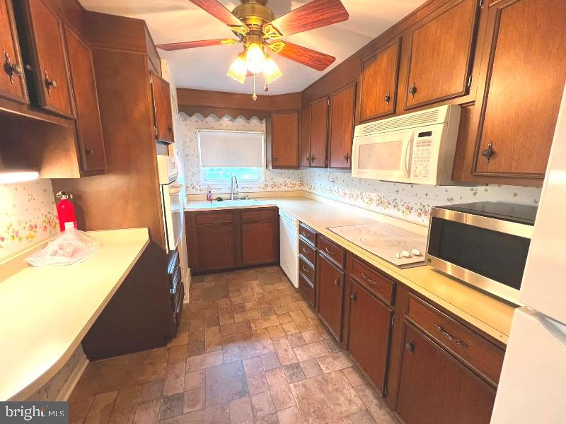 2205 CROSS ROAD