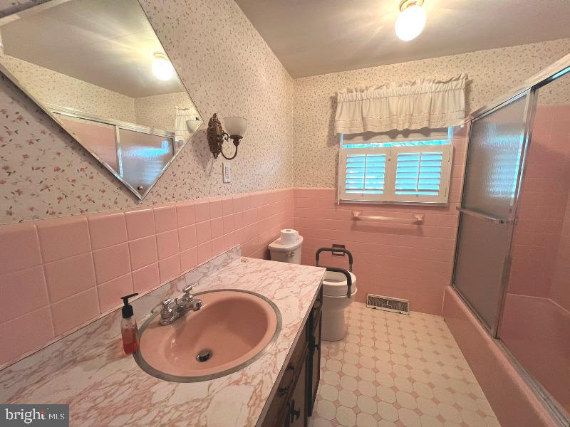 2205 CROSS ROAD