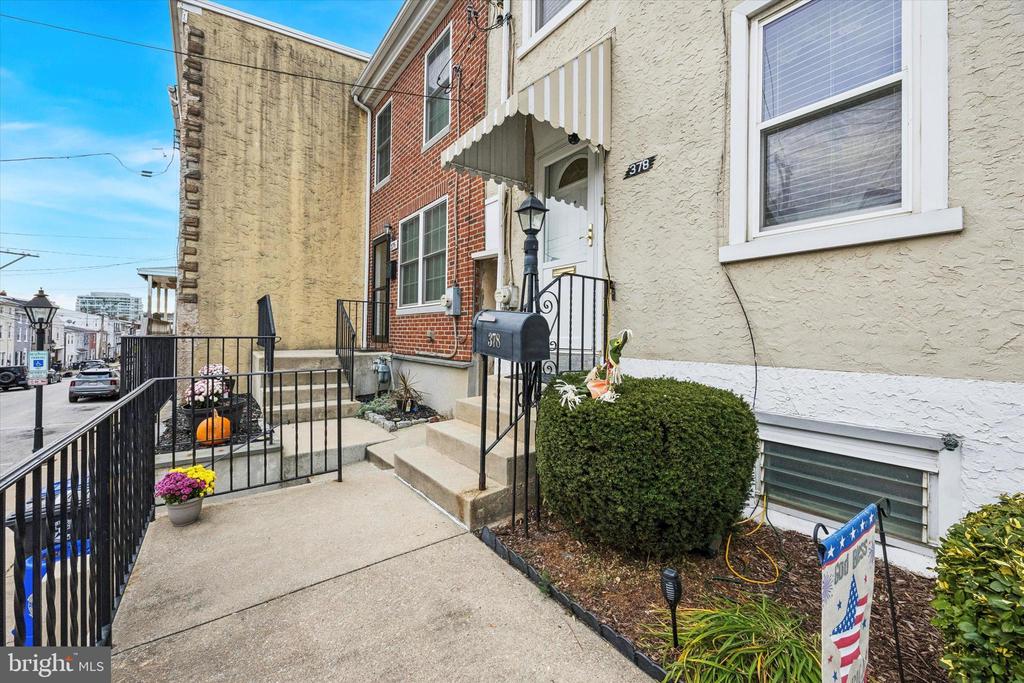 378 E HECTOR STREET