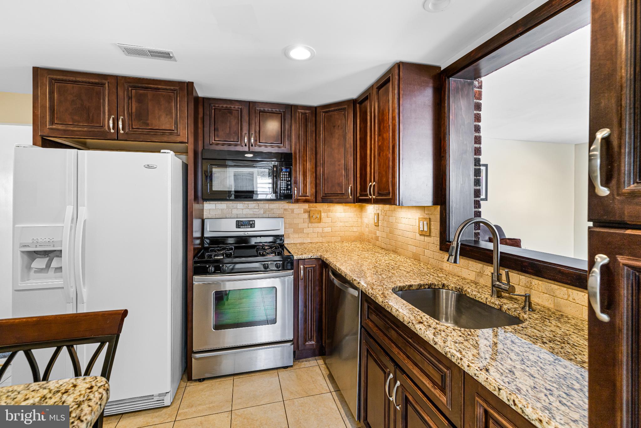 2009 PARKVIEW AVENUE