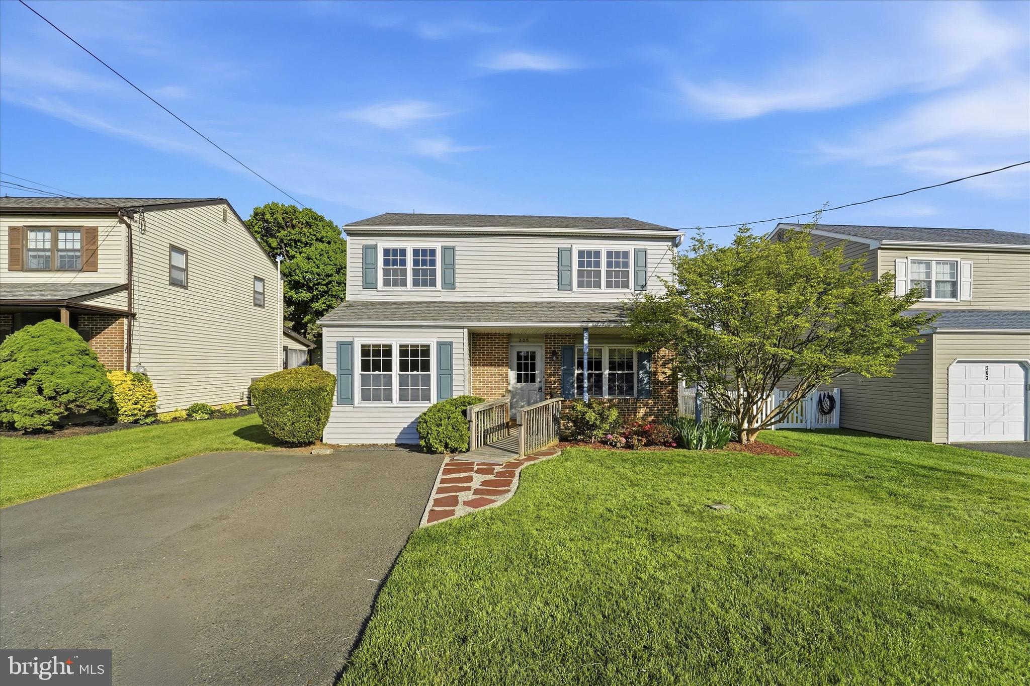 305 ROESCH AVENUE