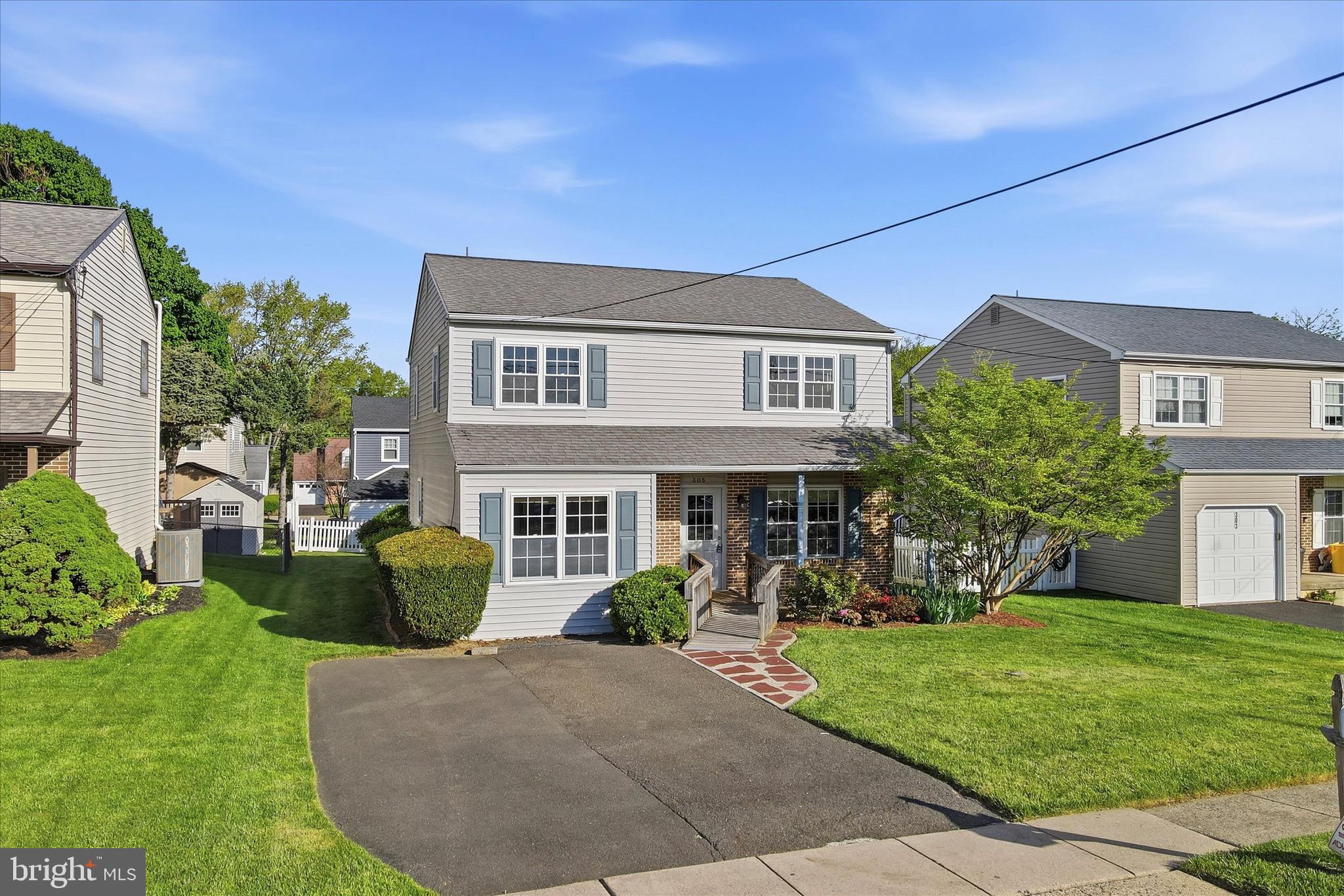 305 ROESCH AVENUE