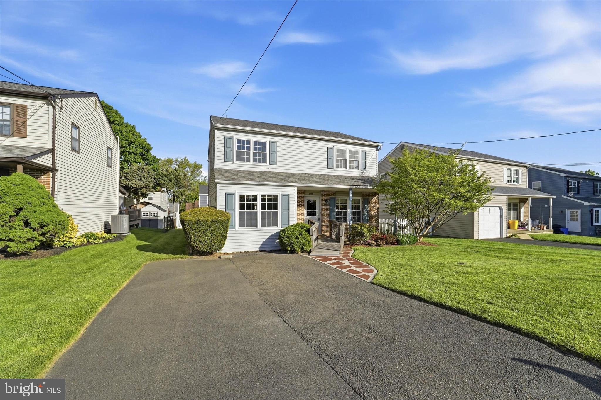 305 ROESCH AVENUE