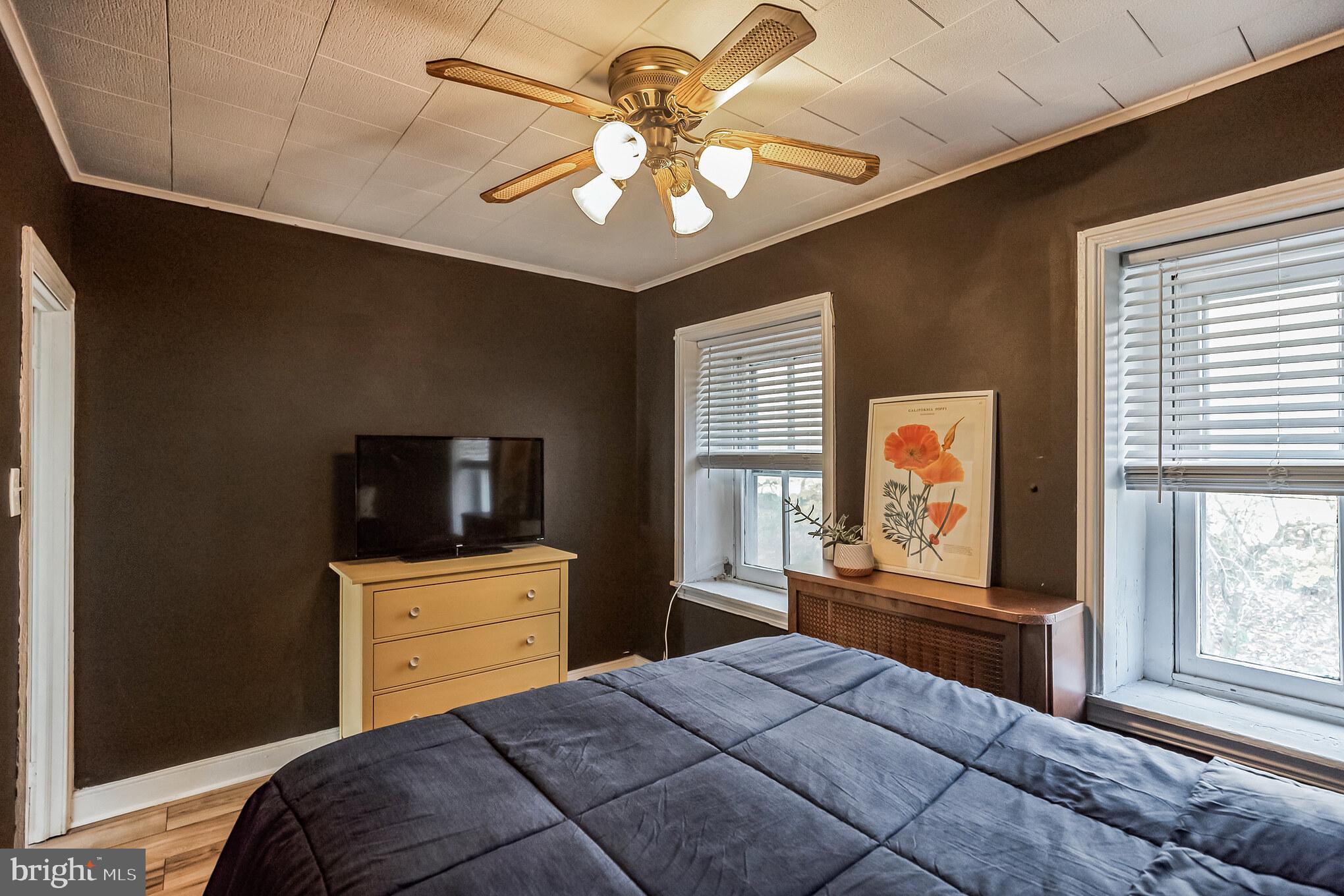 4538 SILVERWOOD STREET