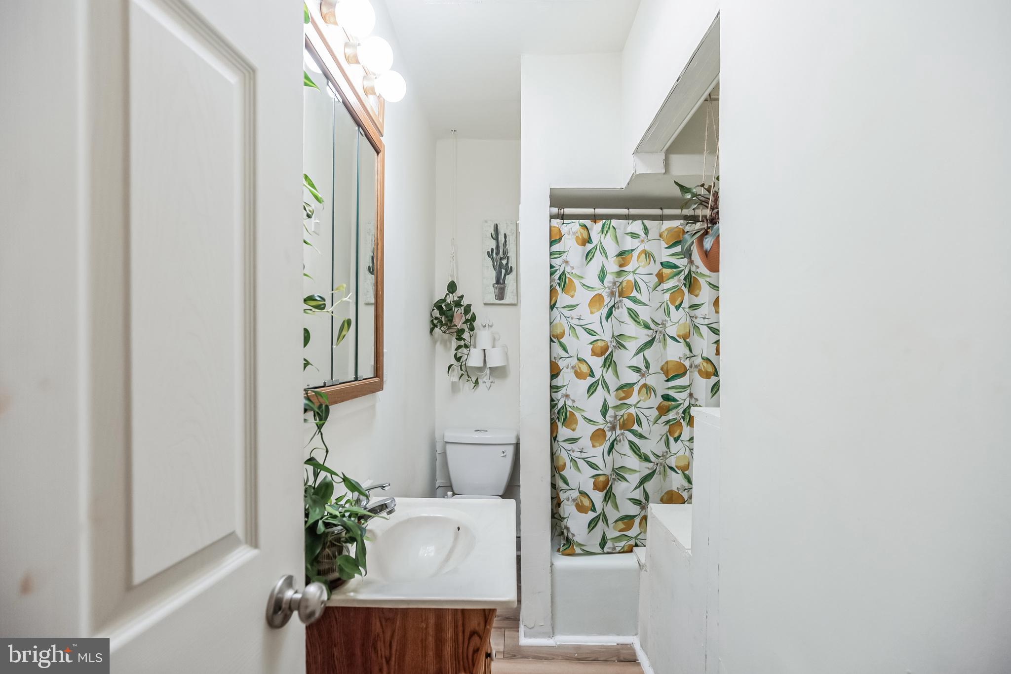 4538 SILVERWOOD STREET