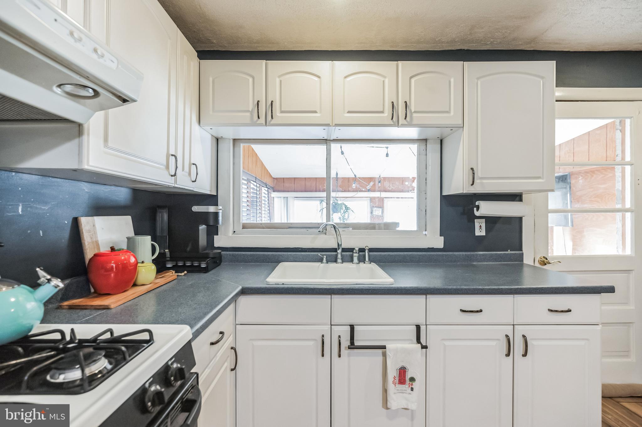 4538 SILVERWOOD STREET