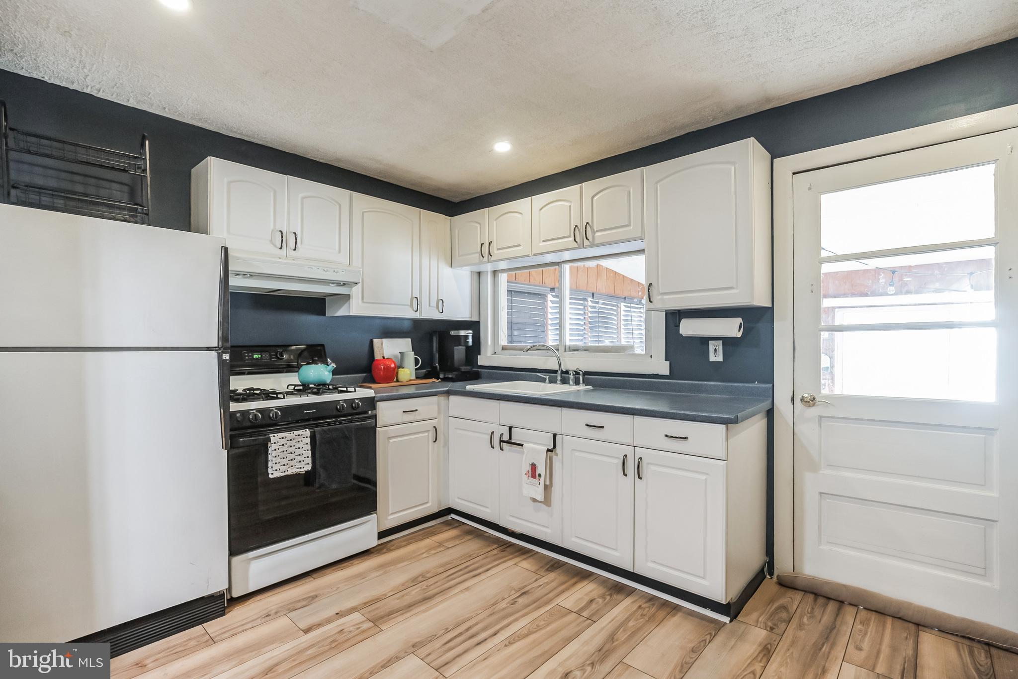 4538 SILVERWOOD STREET