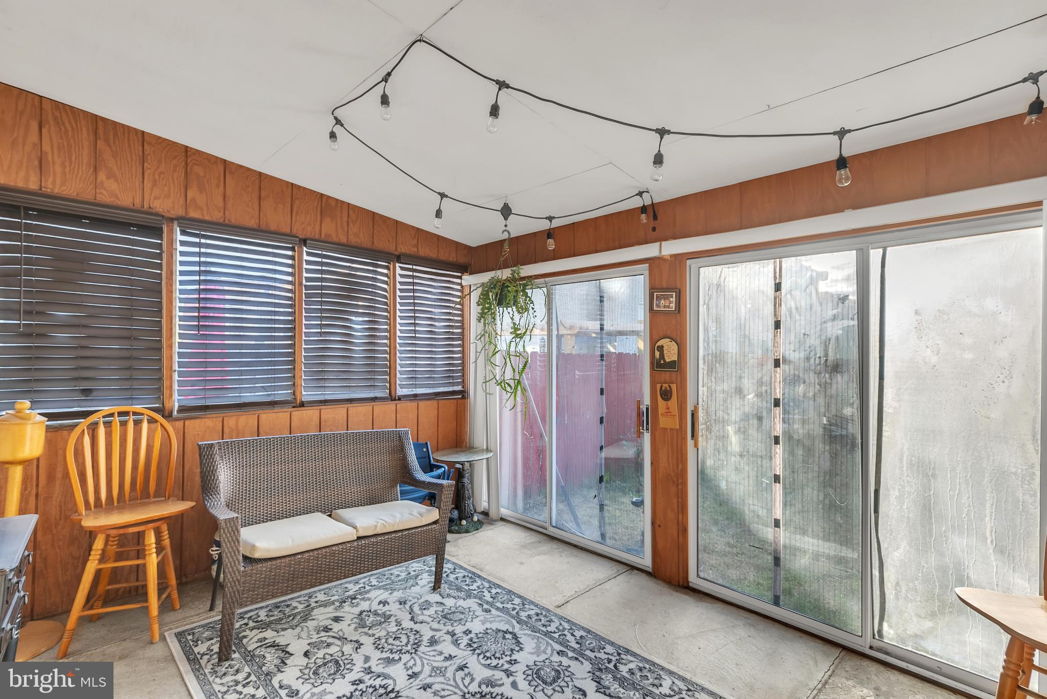 4538 SILVERWOOD STREET