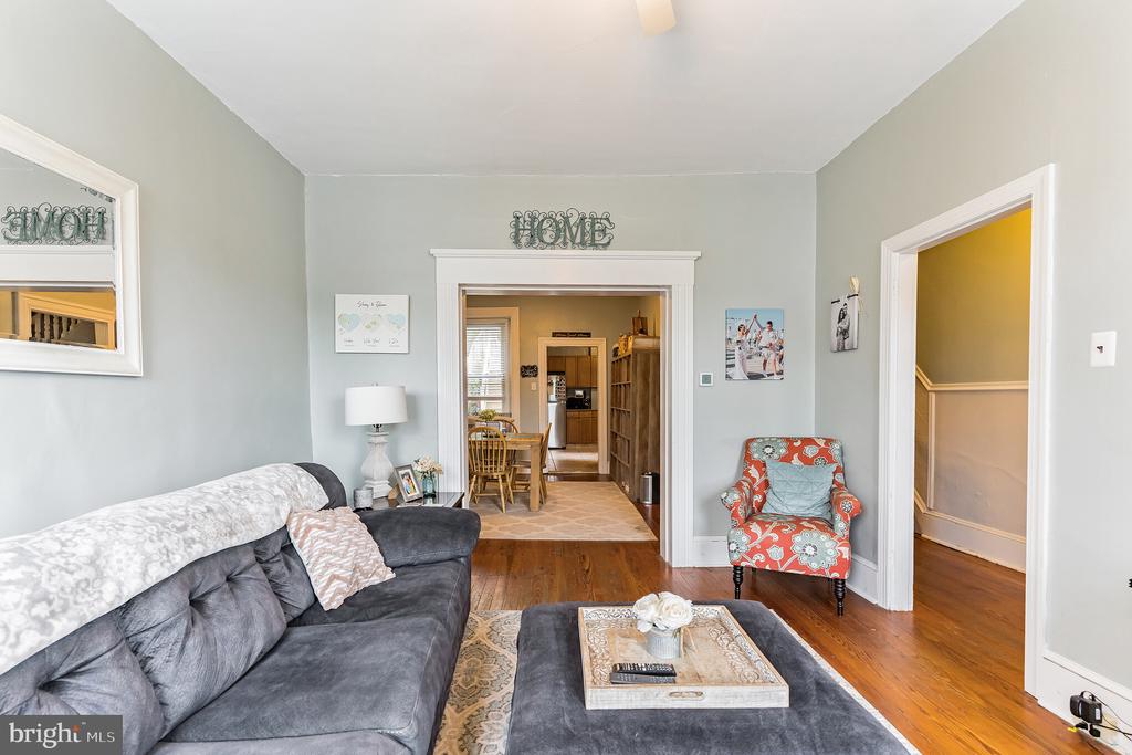 3929 DEXTER STREET
