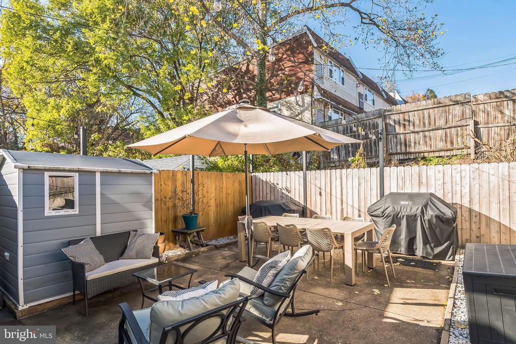 300 LEVERINGTON AVENUE
