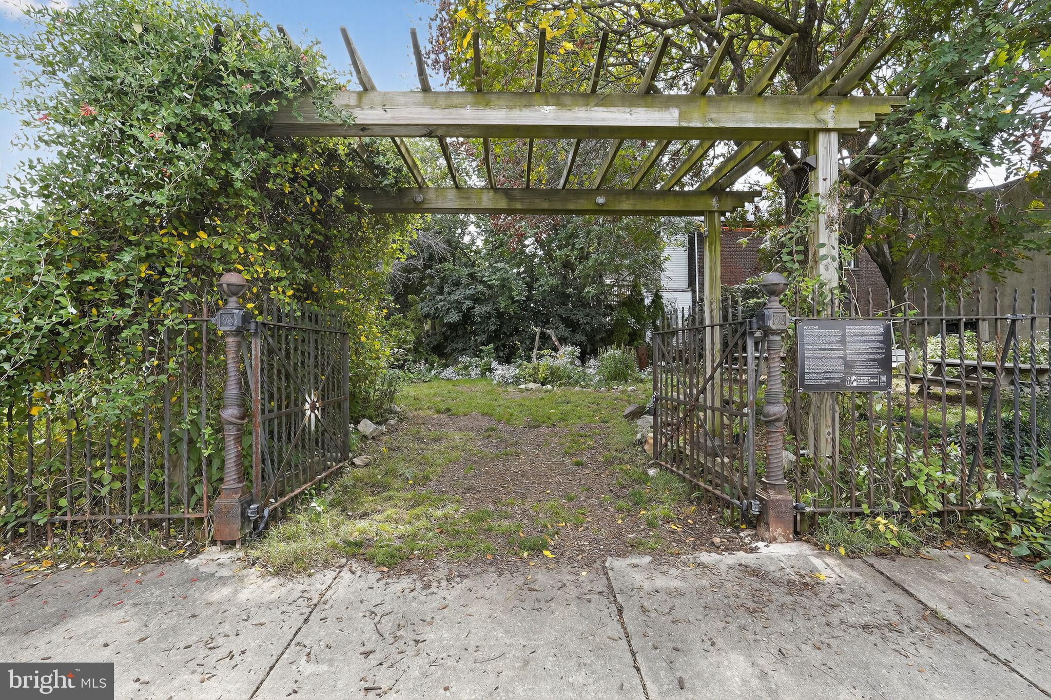 2314 EMERALD STREET