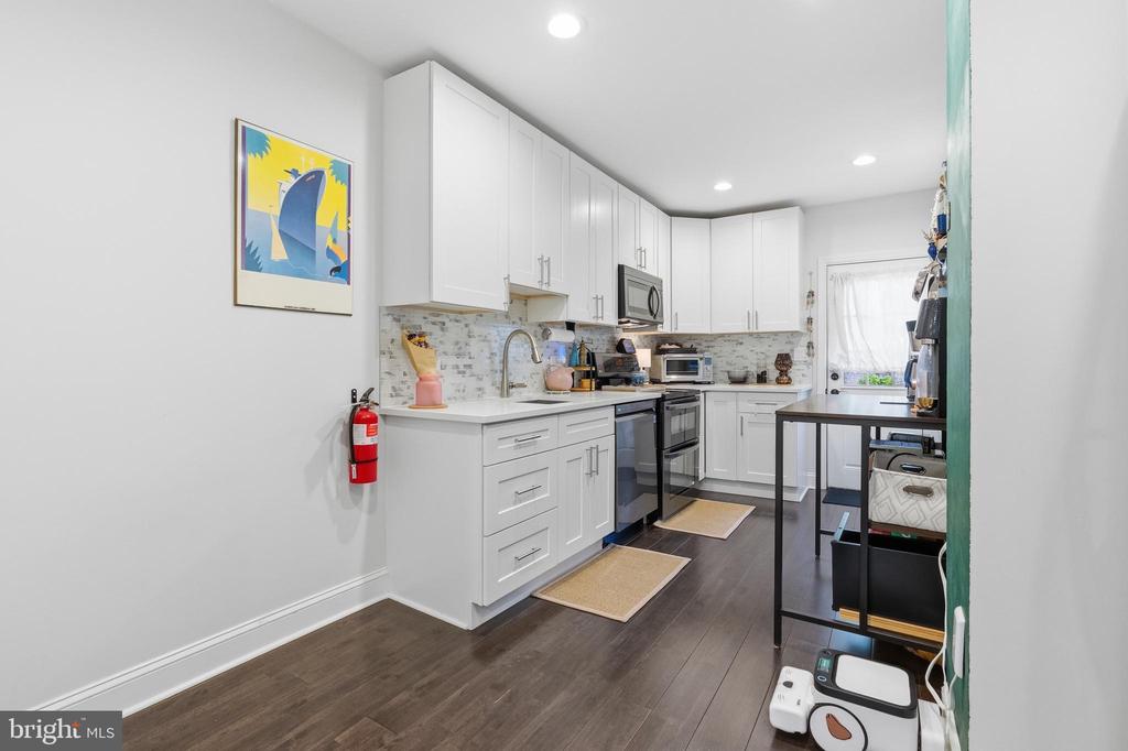 2314 EMERALD STREET