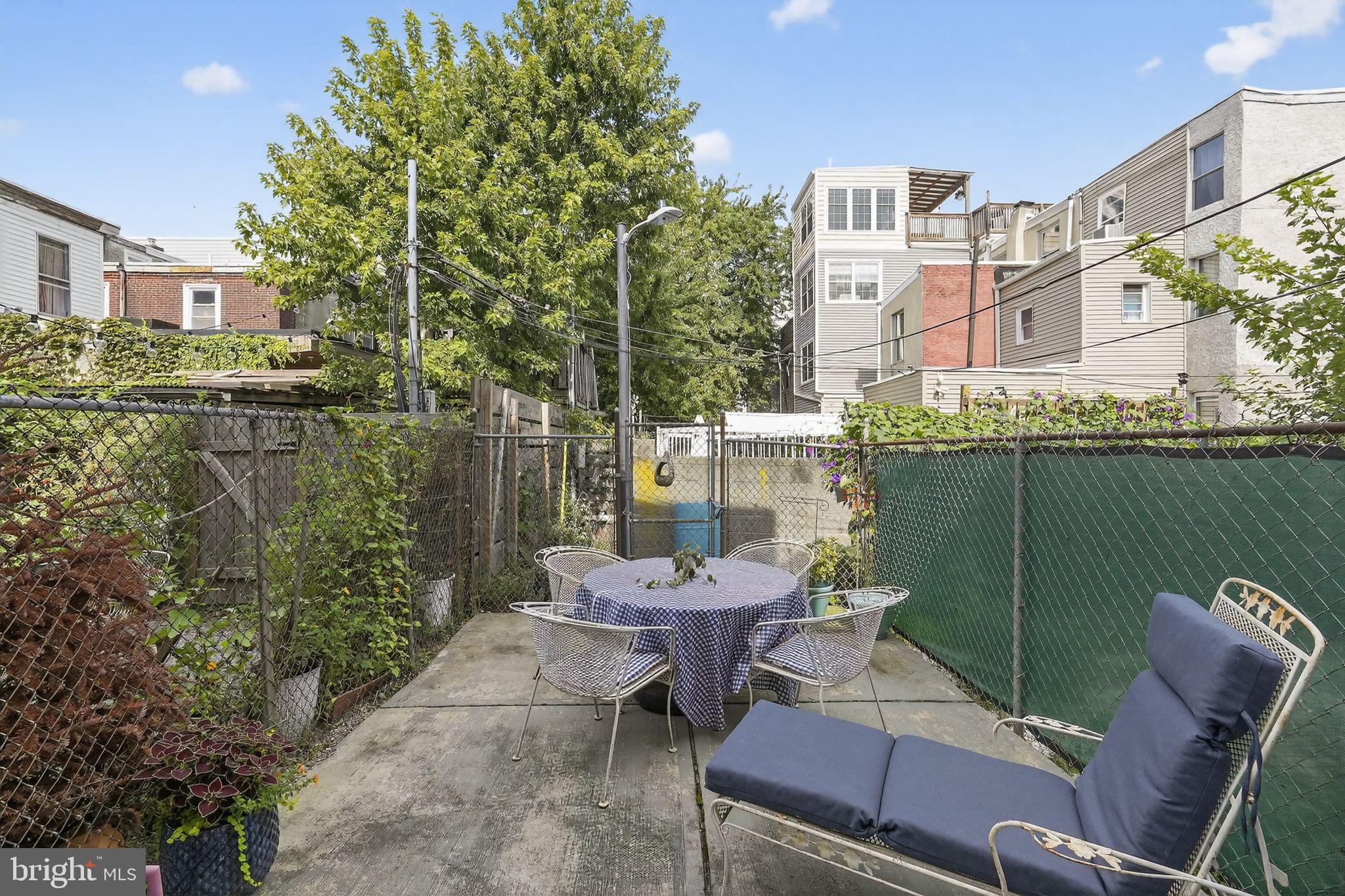 2314 EMERALD STREET