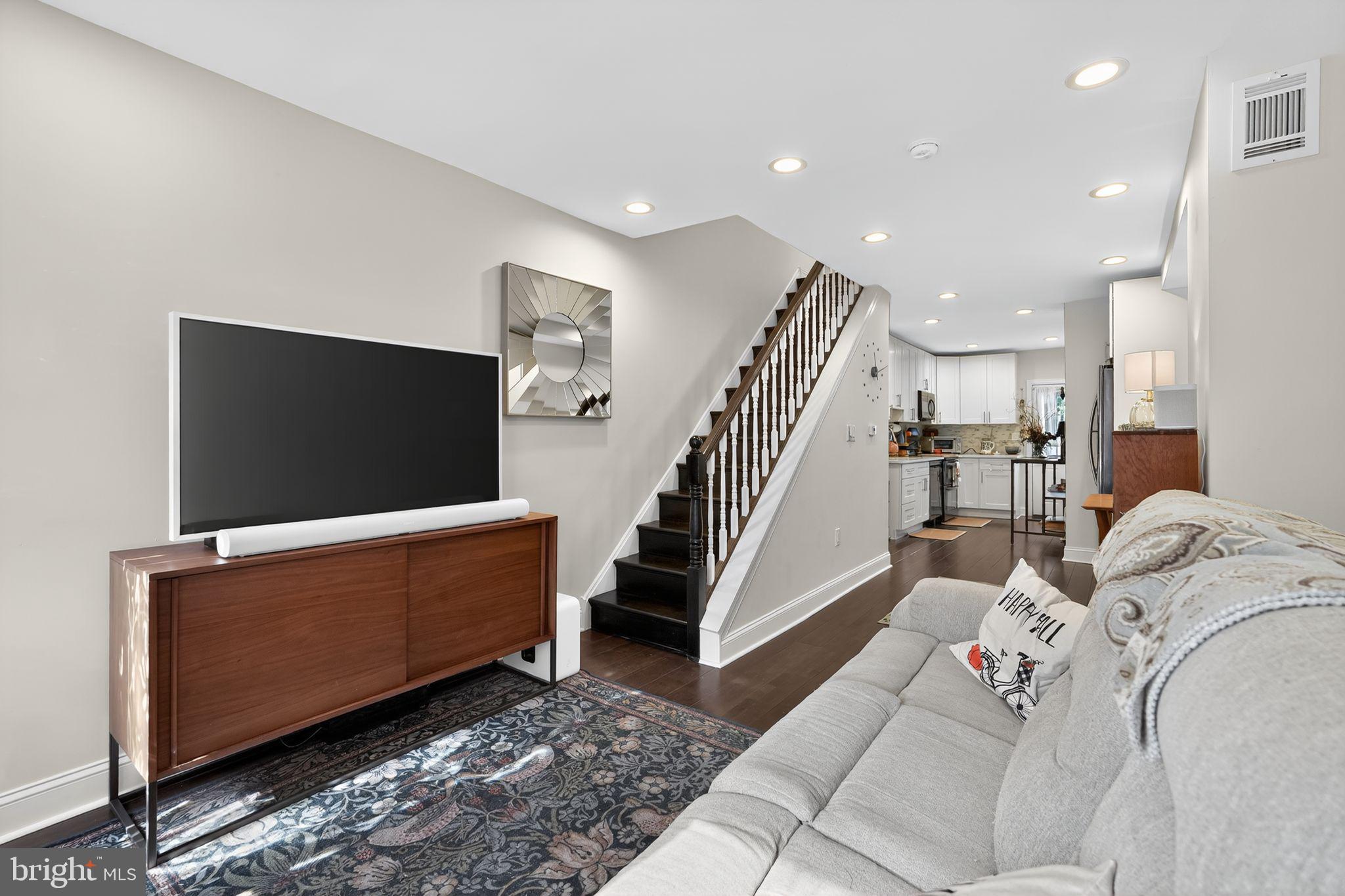 2314 EMERALD STREET