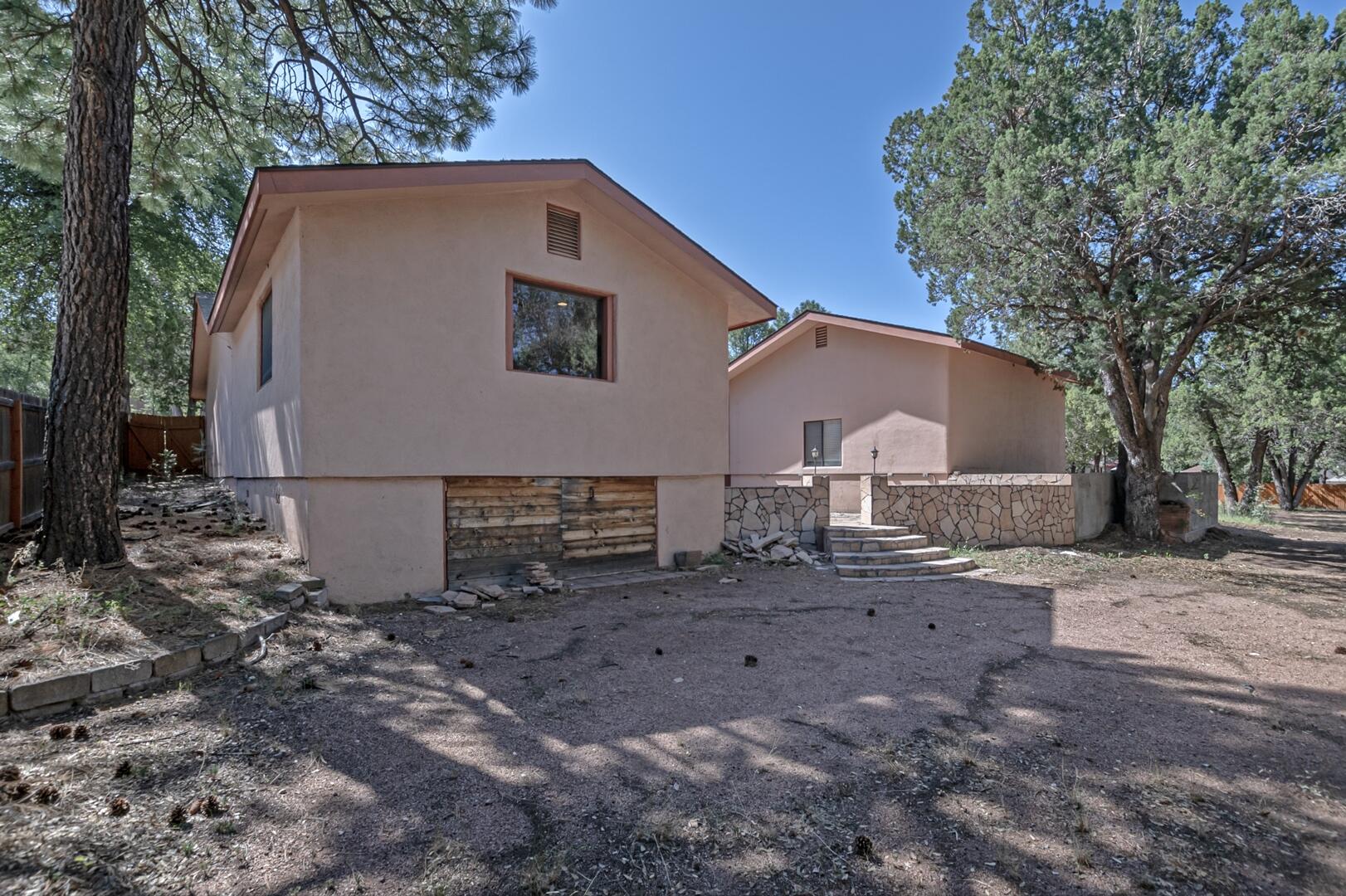 1430 N EASY Street