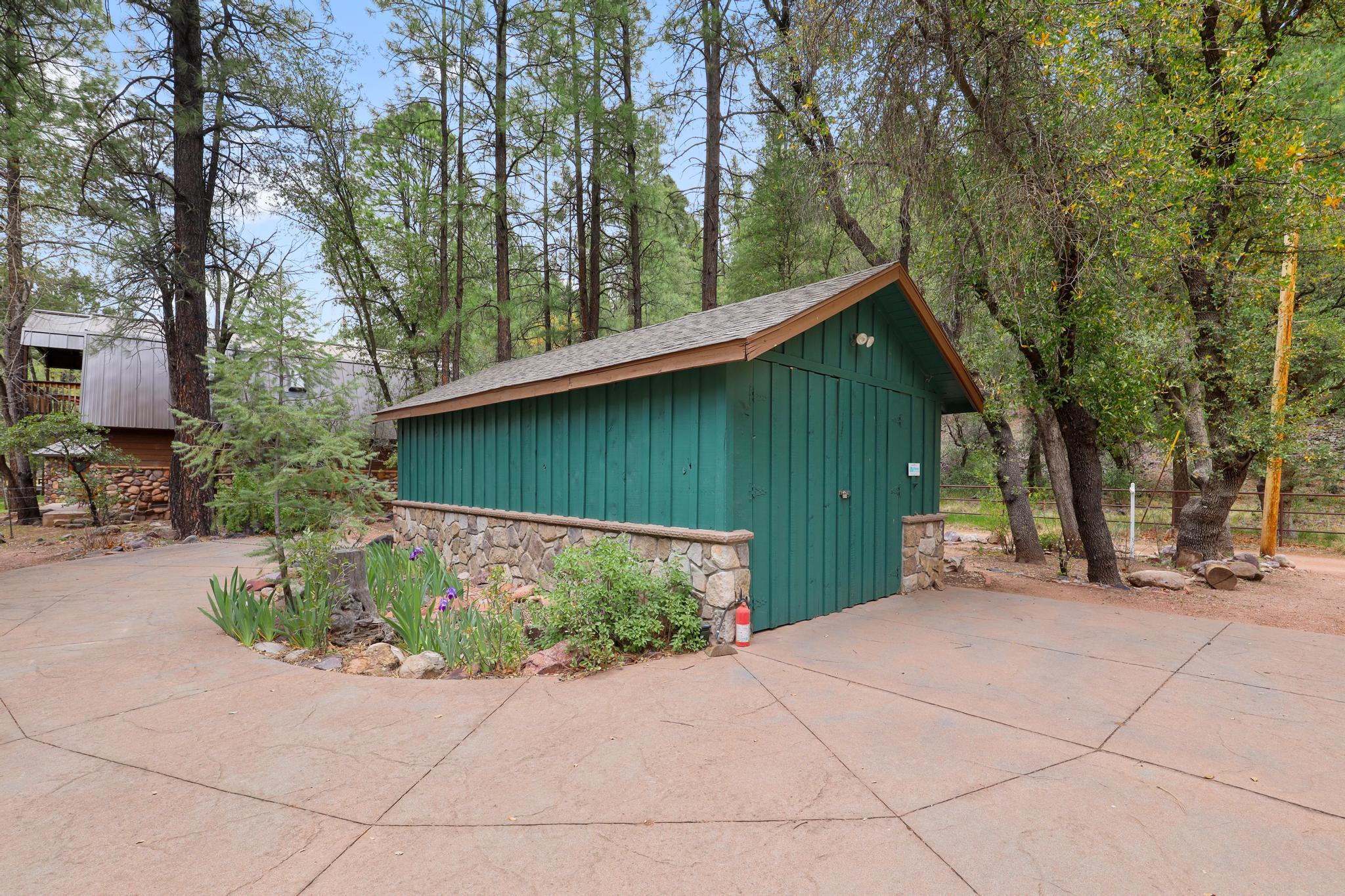 5304 N Bear Flat Rd