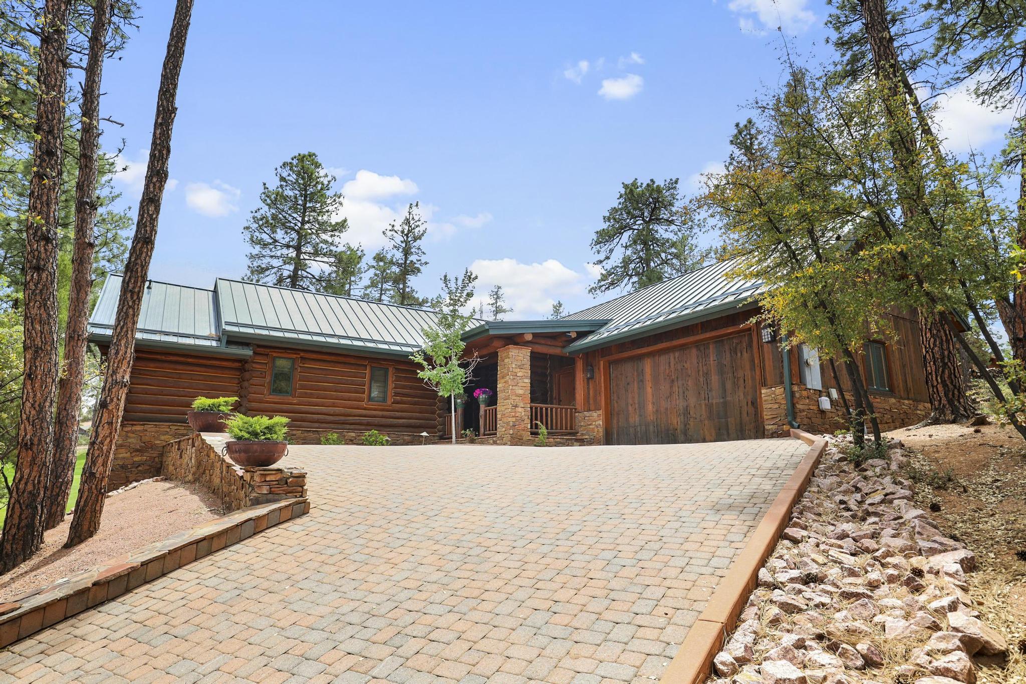 2403 E Grapevine Drive