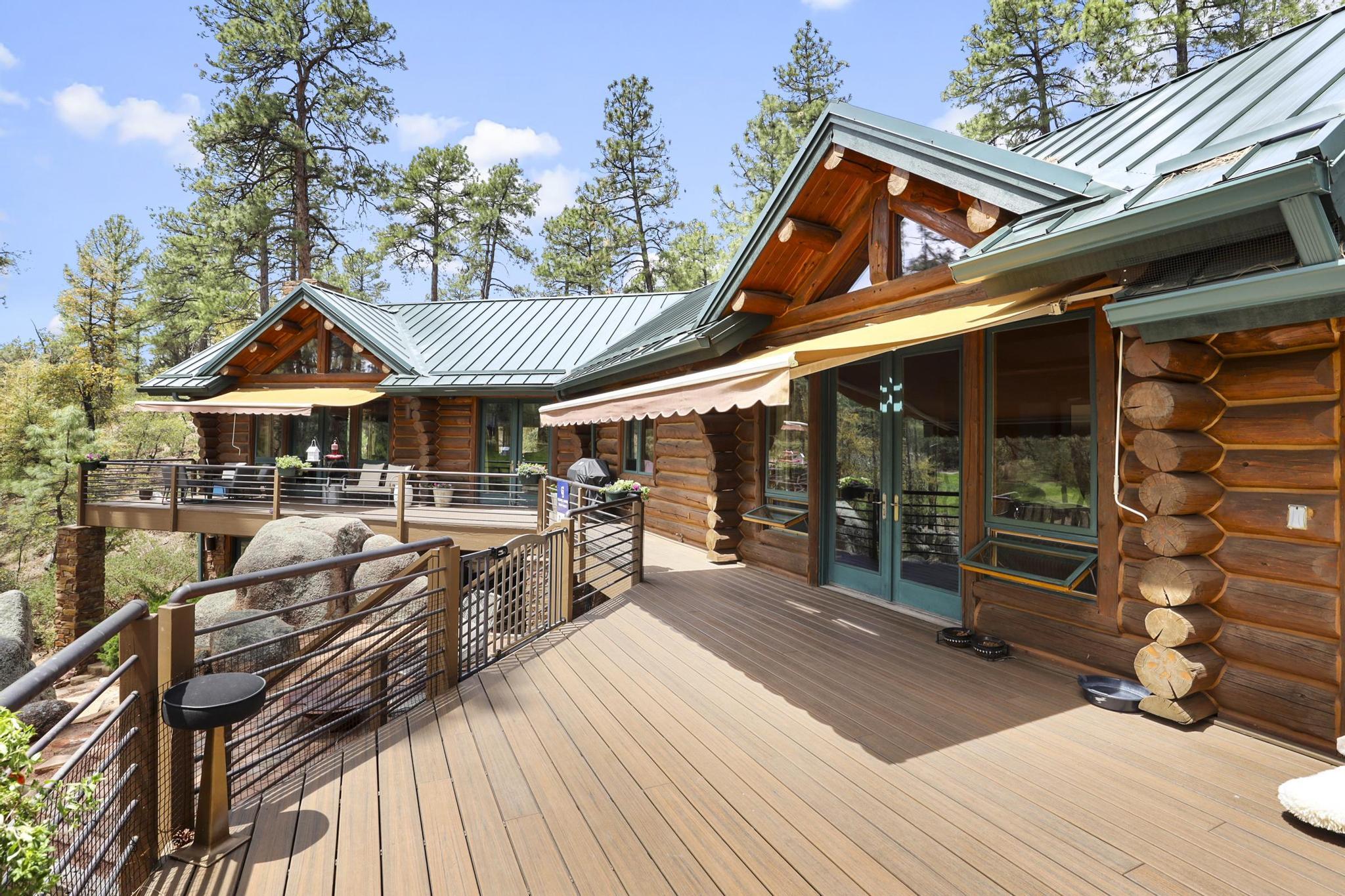 2403 E Grapevine Drive