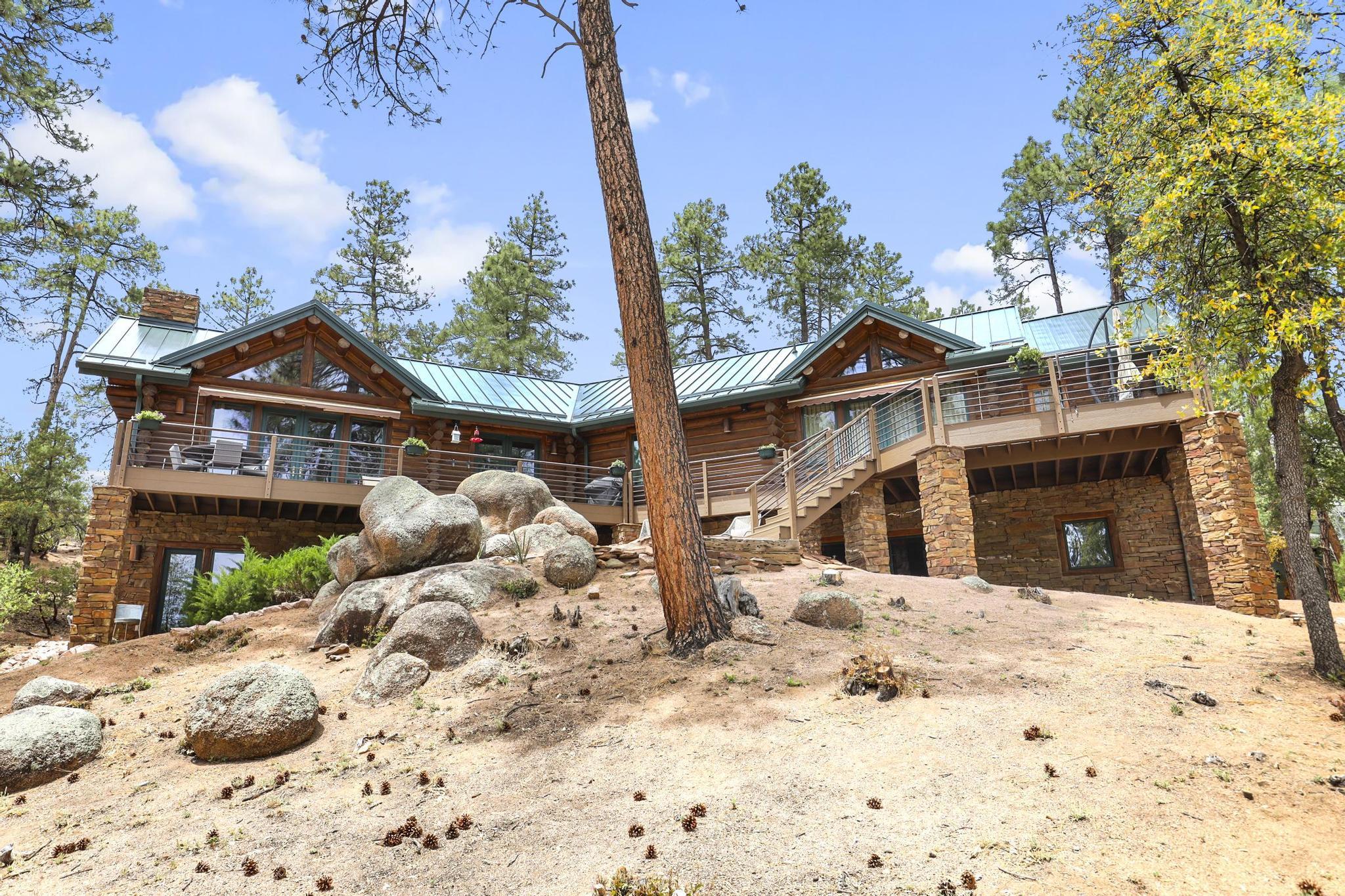 2403 E Grapevine Drive