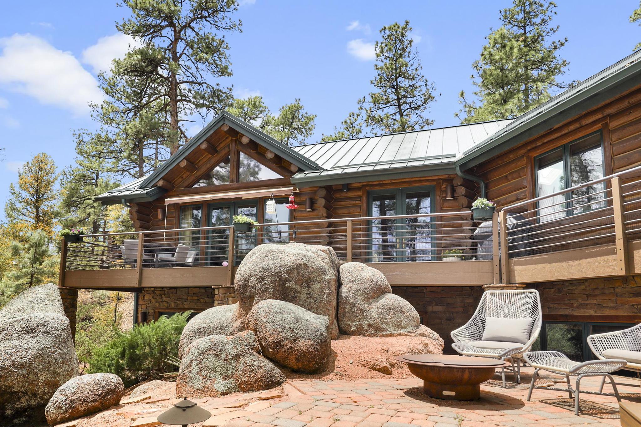 2403 E Grapevine Drive
