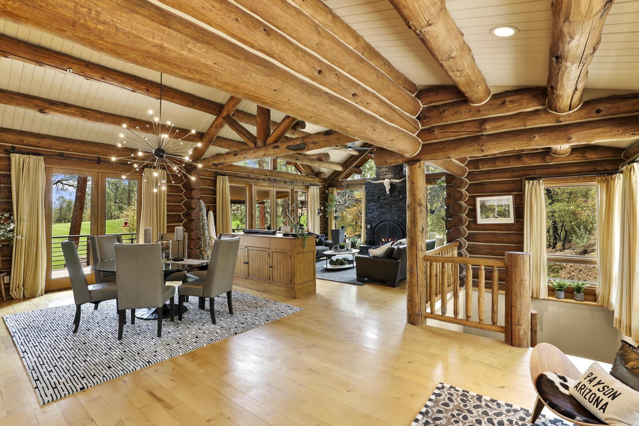 2403 E Grapevine Drive