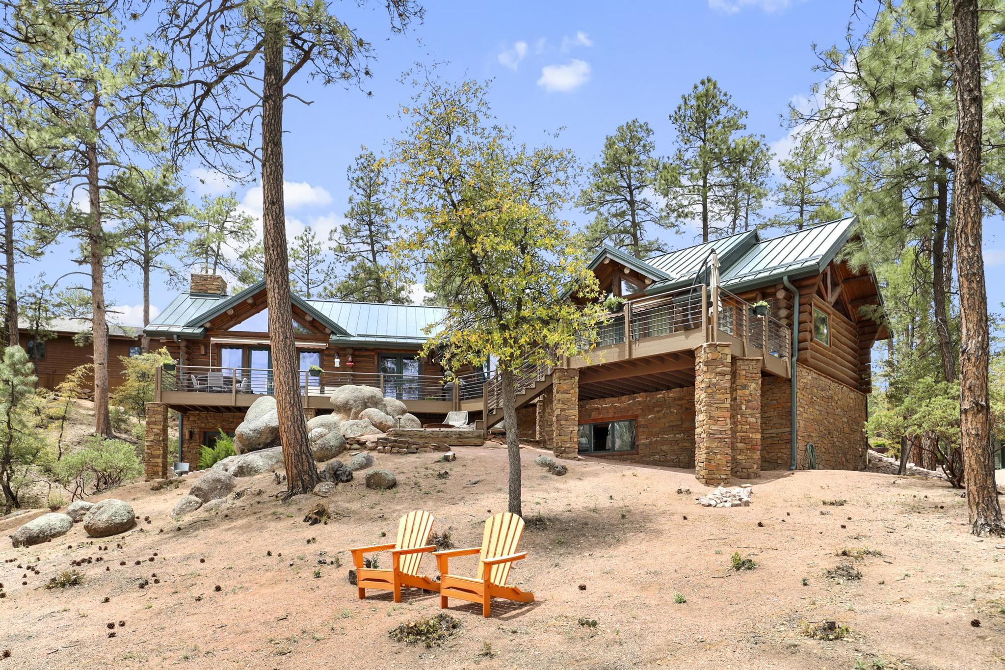 2403 E Grapevine Drive