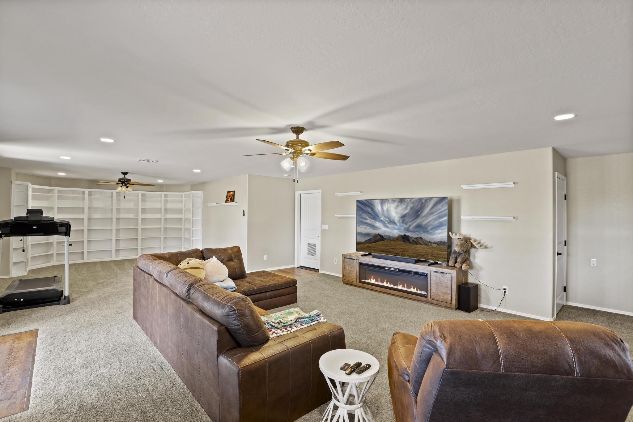 1210 E Heather Court