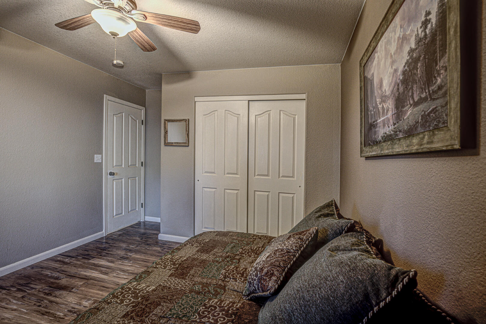 824 W Country Lane