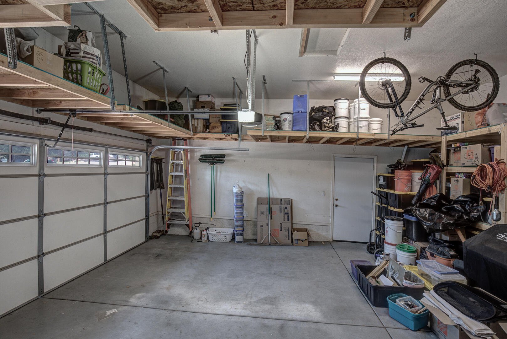824 W Country Lane