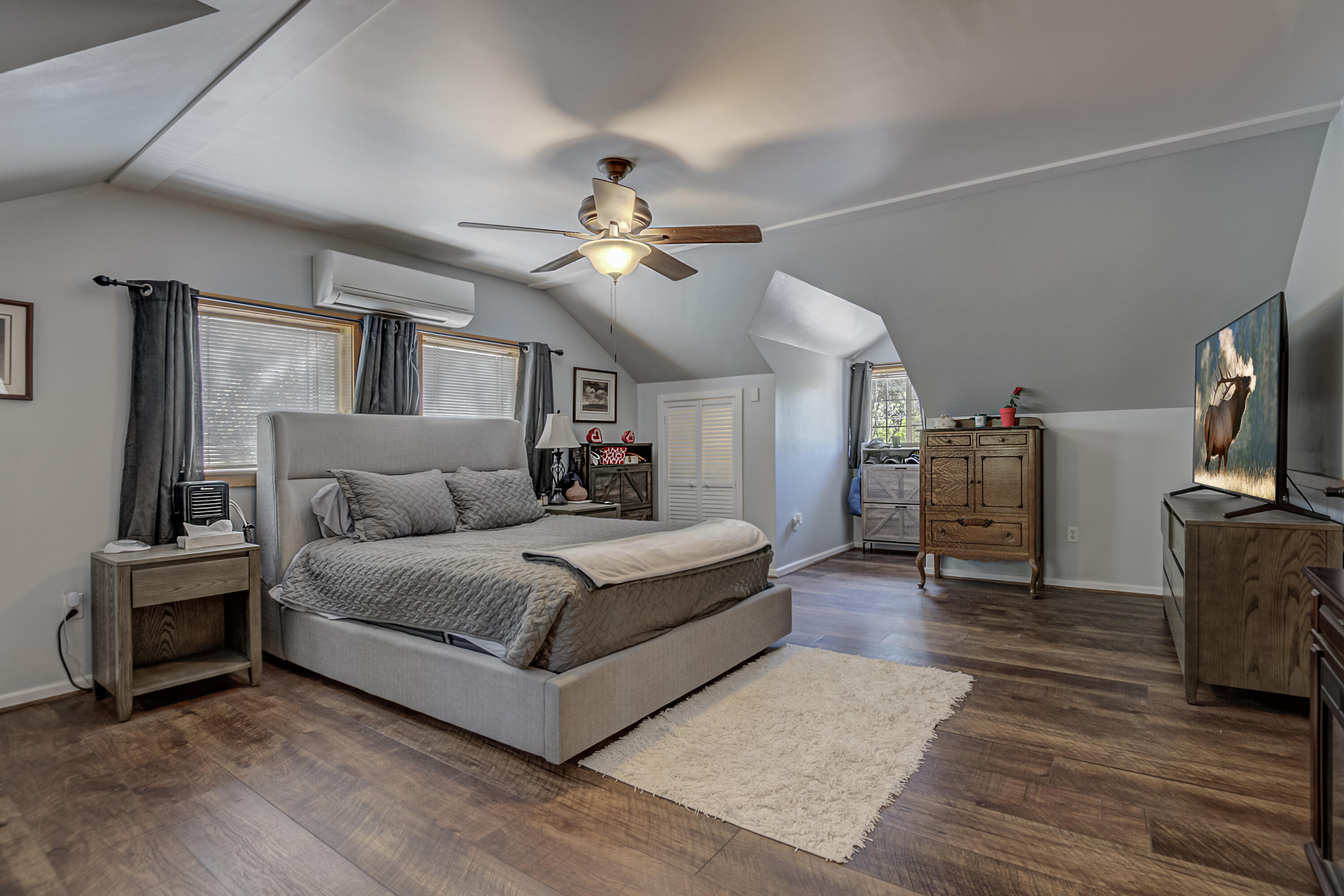 6450 W Woodland Walk