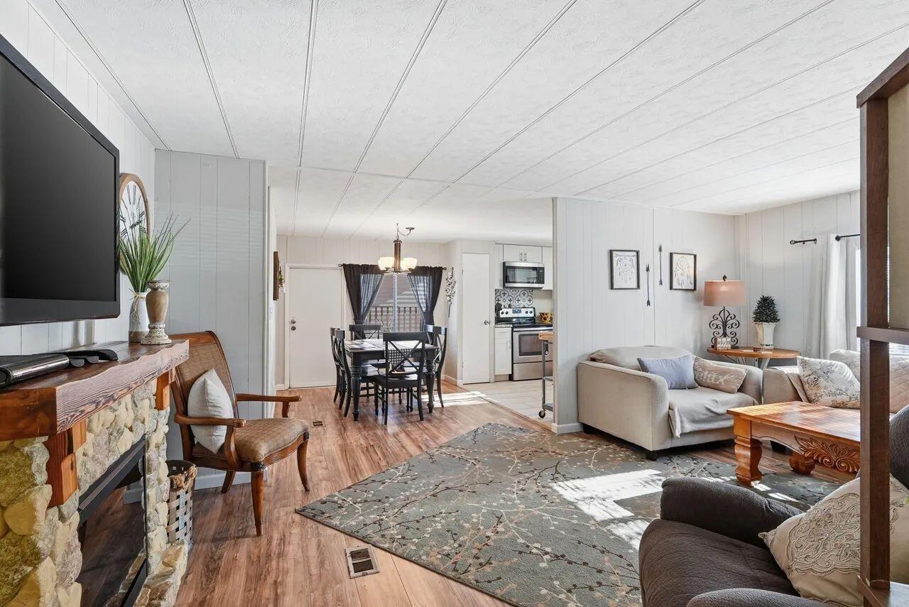 703 W Colt Circle