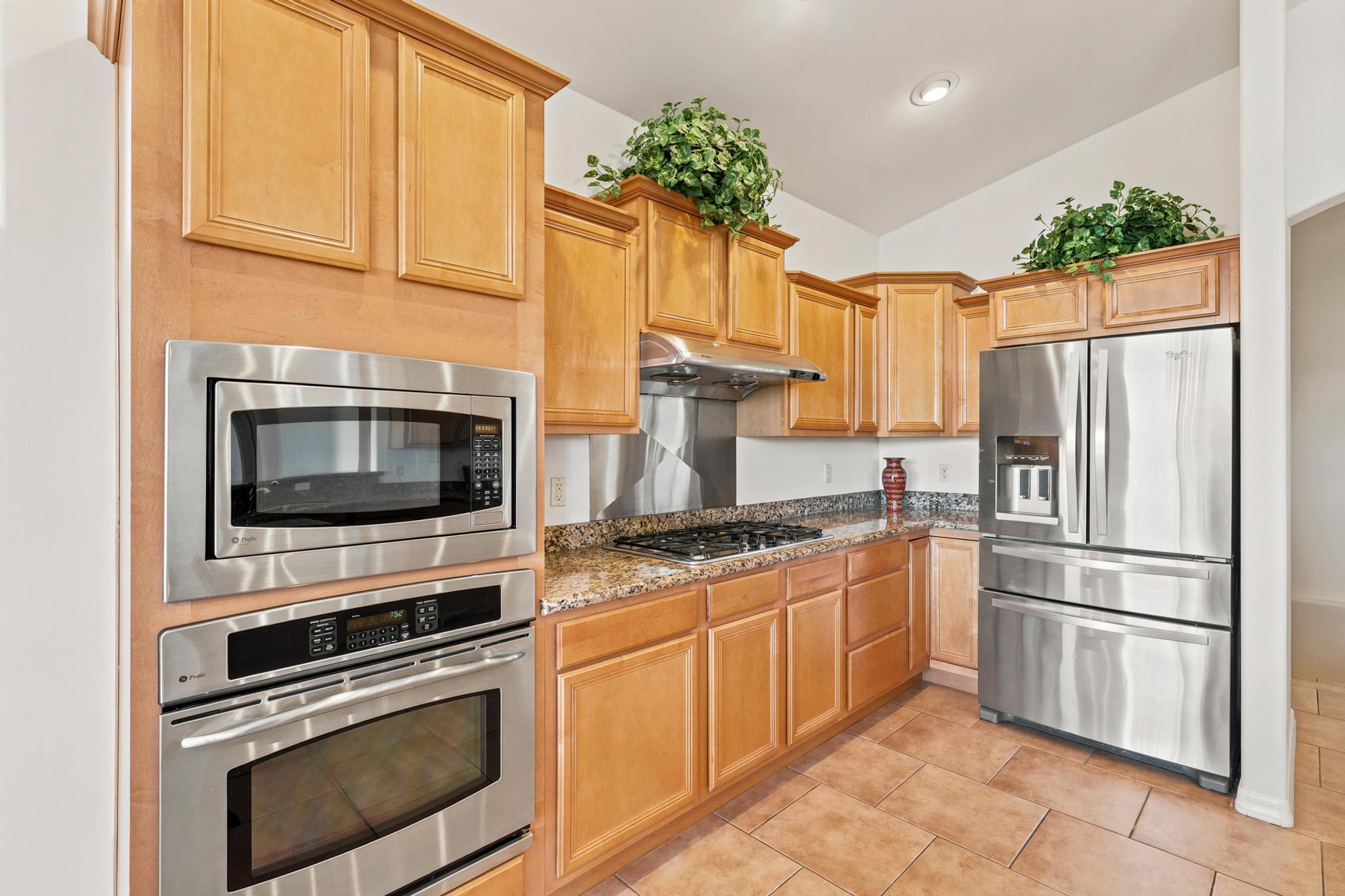 905 W Lakeview Circle