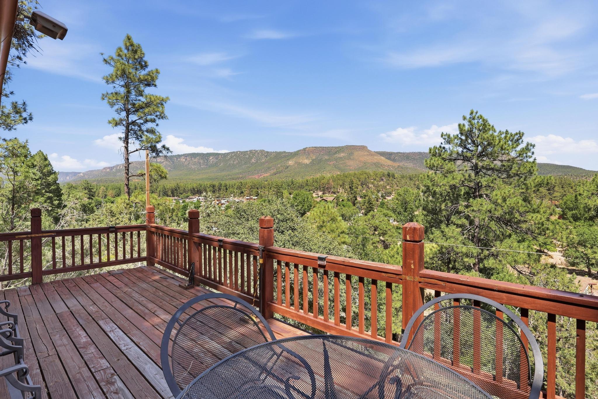 3407 N Ridge Trail